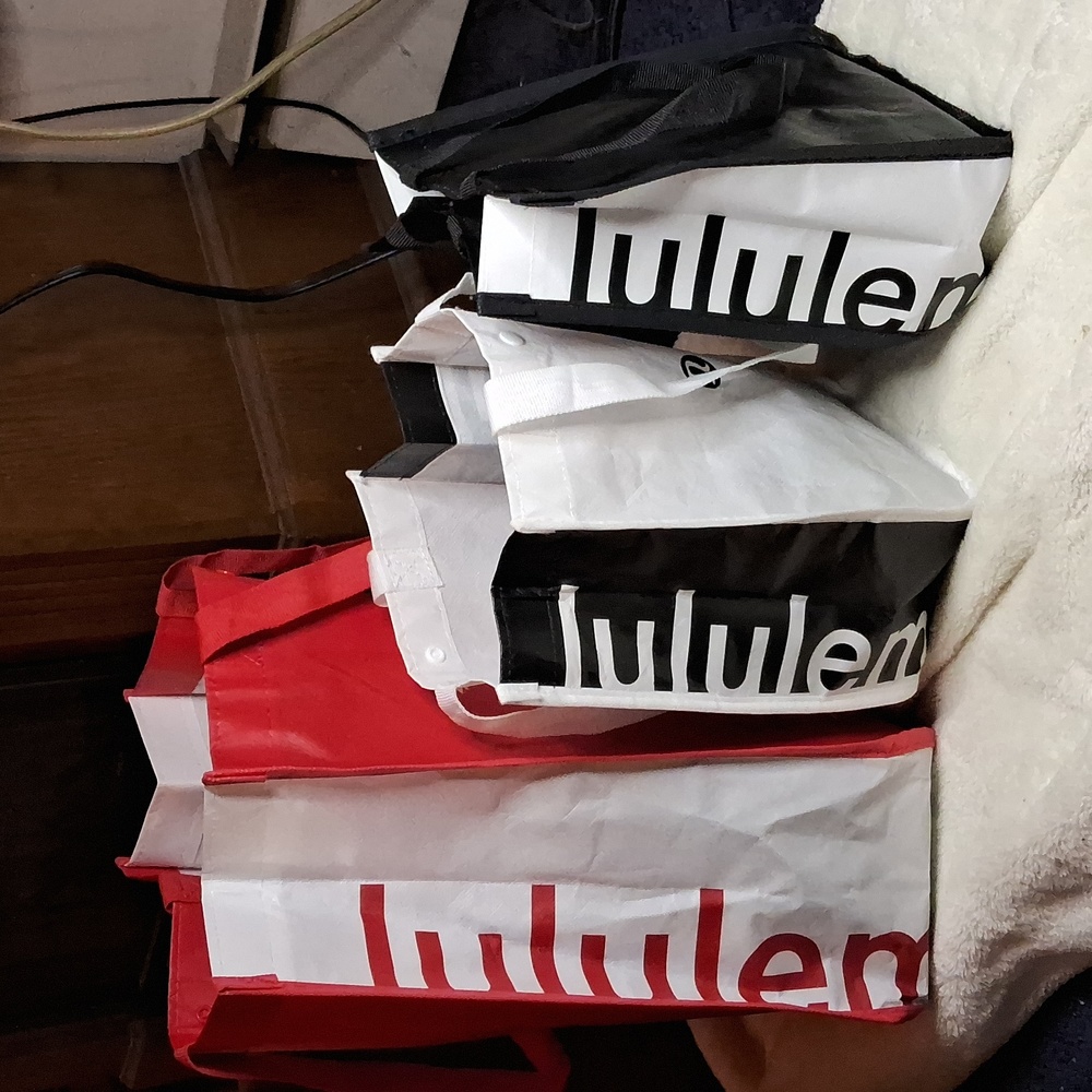 Lululemon bundle of one large and 2 small reusable bags.
